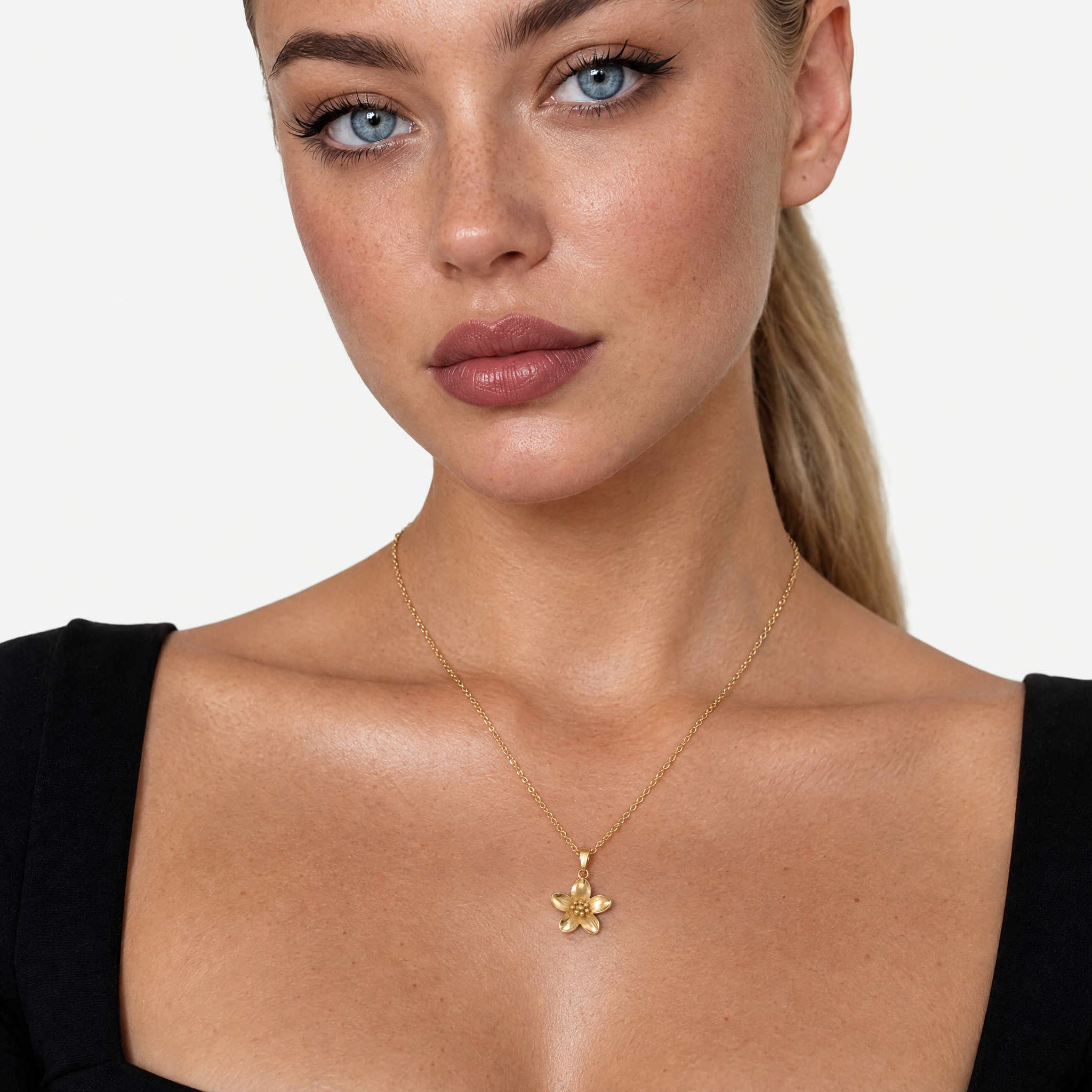 Gold-tone dainty flower pendant necklace
